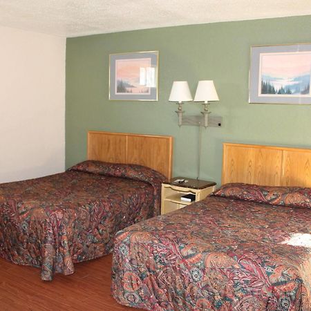 American Motor Inn - רוק איילנד מראה חיצוני תמונה